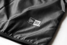 【 Performance Apparel 】 ウィンドジャケット ブラック × ホワイト - 11597594-S | NEW ERA ニューエラ公式オンラインストア