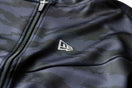 【 Performance Apparel 】 ウォームアップジャケット タイガーストライプカモ × ネイビー - 11597599-XS | NEW ERA ニューエラ公式オンラインストア