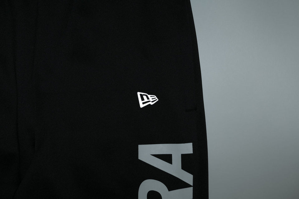 ウォームアップパンツ ブラック × ホワイト 【 Performance Apparel 】 - 12375678-XS | NEW ERA ニューエラ公式オンラインストア