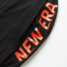 クロスウェアジャケット ブラック × ネオンレッド 【 Performance Apparel 】 - 12738793-S | NEW ERA ニューエラ公式オンラインストア