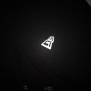 クロスウェアジャケット ブラック × ネオンレッド 【 Performance Apparel 】 - 12738793-S | NEW ERA ニューエラ公式オンラインストア