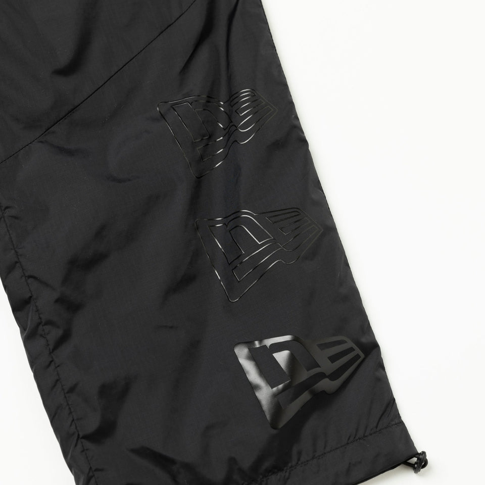 ウインドパンツ フラッグロゴ ブラック × ブラック 【Performance Apparel】 - 13330824-S | NEW ERA ニューエラ公式オンラインストア