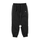 オーバーサイズド パイピング トラックパンツ ブラック【 Performance Apparel 】 - 13755358-S | NEW ERA ニューエラ公式オンラインストア