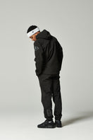 ライトシェルパンツ フラッグロゴ ブラック 【 Performance Apparel 】 - 13870620-S | NEW ERA ニューエラ公式オンラインストア