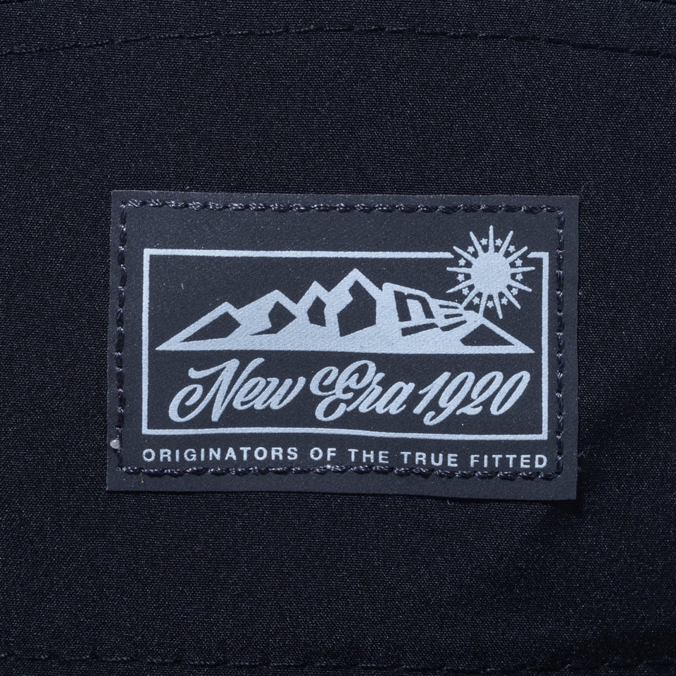 スポーツバケット Reflector Label ブラック【ニューエラアウトドア】 - 13772373-SM | NEW ERA ニューエラ公式オンラインストア