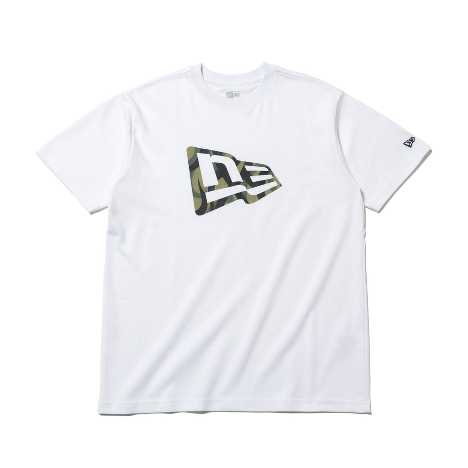 半袖 パフォーマンス Tシャツ トライバルカモ フラッグロゴ ホワイト レギュラーフィット - 12542600-S | NEW ERA ニューエラ公式オンラインストア