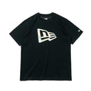 半袖 パフォーマンス Tシャツ ボタニカル フラッグロゴ ブラック レギュラーフィット - 13061438-S | NEW ERA ニューエラ公式オンラインストア