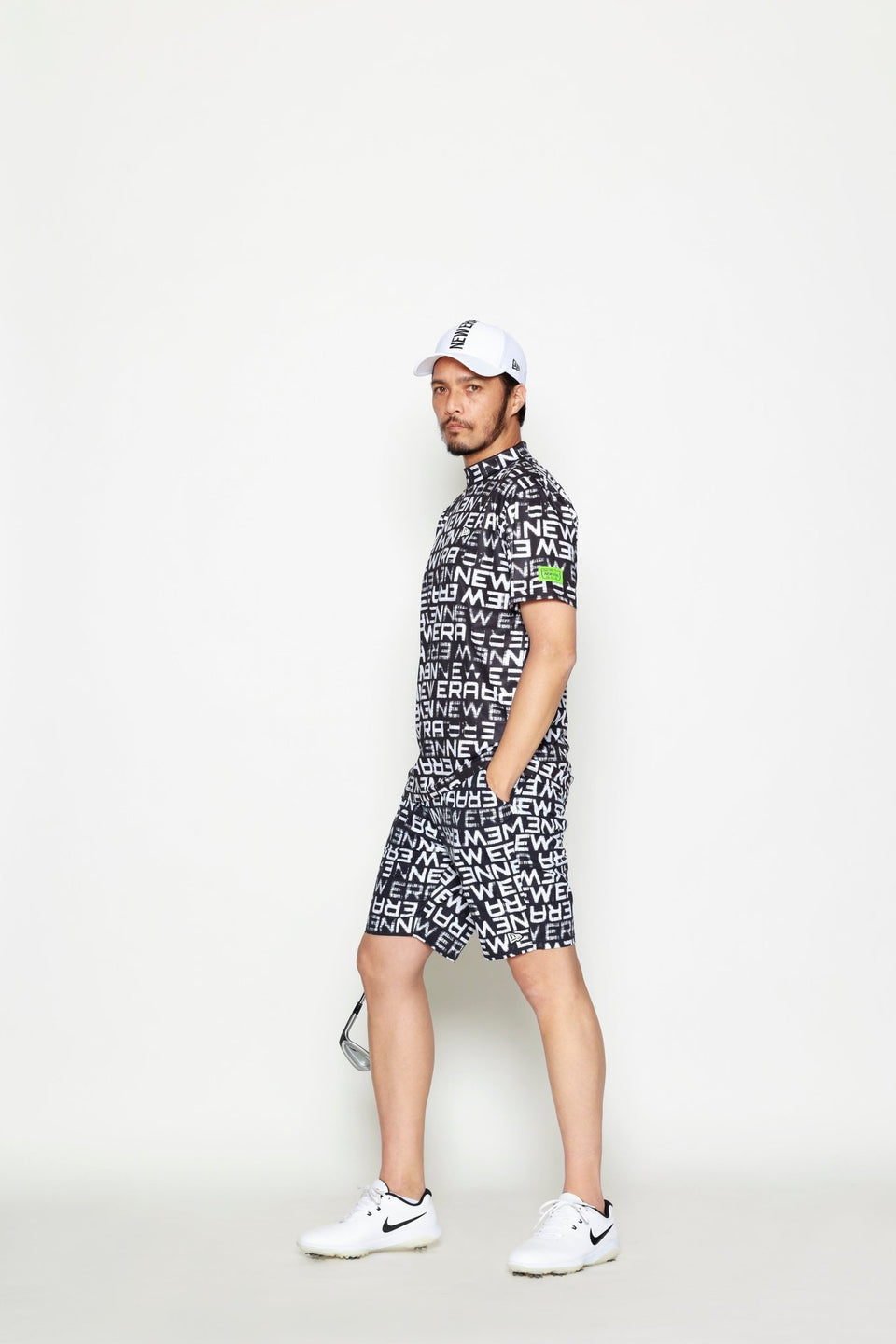 【ゴルフ】半袖 ミドルネック テック Tシャツ オールオーバーロゴ ホワイト - 13272880-S | NEW ERA ニューエラ公式オンラインストア