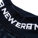 【ゴルフ】長袖 ハイカラーネック パフォーマンス Tシャツ オールオーバーロゴ ブラック - 13368270-S | NEW ERA ニューエラ公式オンラインストア