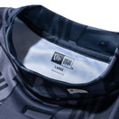 【ゴルフ】 半袖 ミッドネック Tシャツ アーカイブロゴ オールオーバー ブラック - 13682110-S | NEW ERA ニューエラ公式オンラインストア