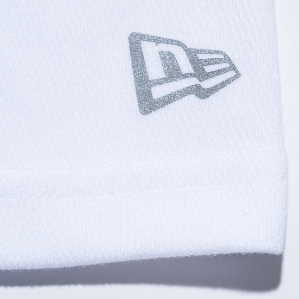 半袖 オーバーサイズド パフォーマンス Tシャツ バーチカルロゴ ホワイト - 13773394-S | NEW ERA ニューエラ公式オンラインストア