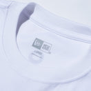 半袖 オーバーサイズド パフォーマンス Tシャツ バーチカルロゴ ホワイト - 13773394-S | NEW ERA ニューエラ公式オンラインストア