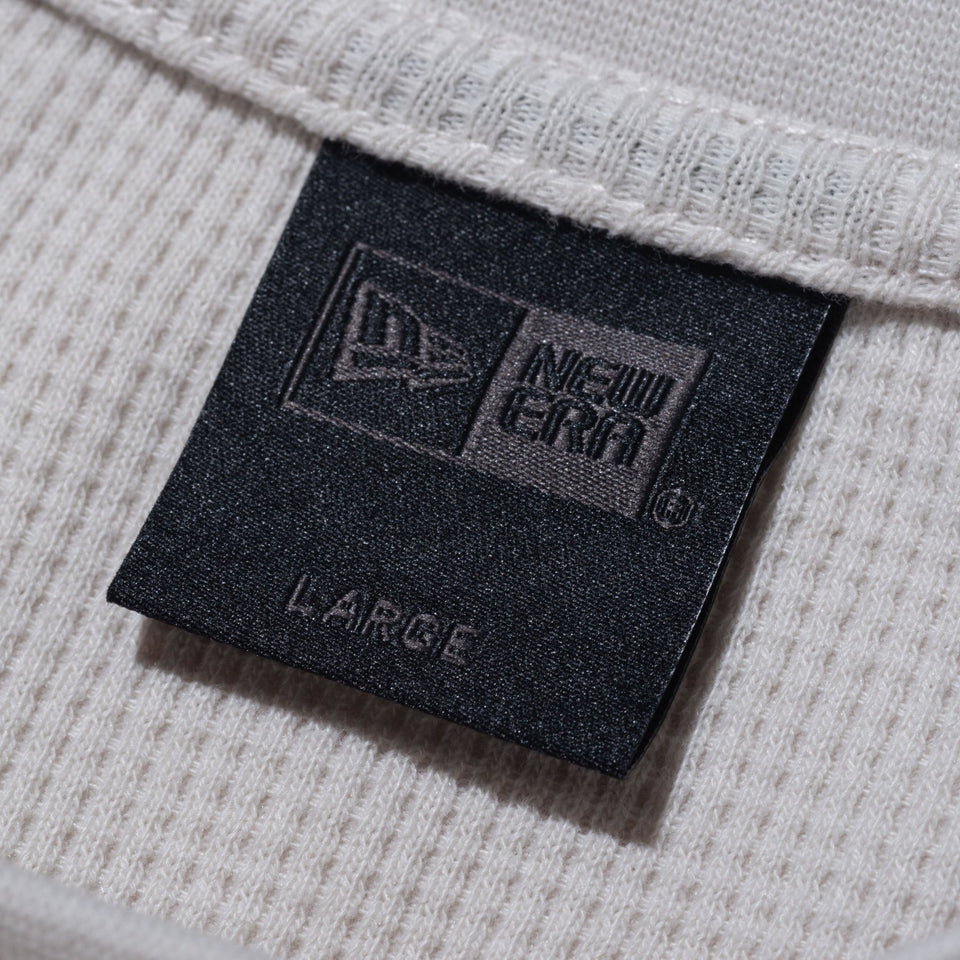 長袖 オーバーサイズド ワッフルTシャツ BLACK LABEL FW23 ストーン - 13952730-S | NEW ERA ニューエラ公式オンラインストア