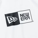 半袖 コットン Tシャツ Box Logo ホワイト × ブラック レギュラーフィット - 14121907-S | NEW ERA ニューエラ公式オンラインストア