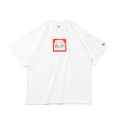 半袖 オーバーサイズド コットン Tシャツ Budweiser バドワイザー ラベルロゴ ホワイト - 13579541-S | NEW ERA ニューエラ公式オンラインストア