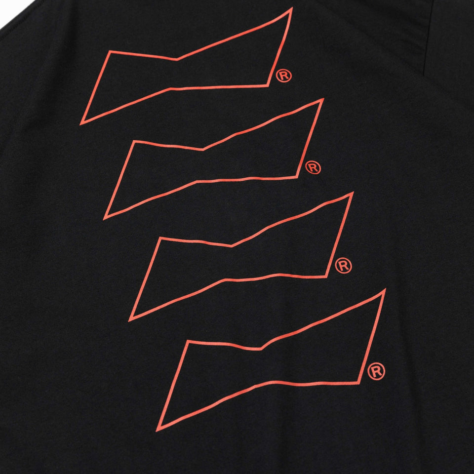 半袖 オーバーサイズド コットン Tシャツ Budweiser バドワイザー ラベルロゴ ブラック - 13579542-S | NEW ERA ニューエラ公式オンラインストア