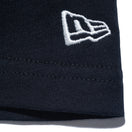 半袖 コットン Tシャツ Flag Logo Mid フラッグロゴ ブラック × ホワイト レギュラーフィット - 13534575-S | NEW ERA ニューエラ公式オンラインストア