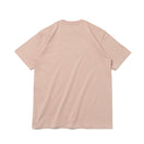 半袖 コットン Tシャツ Flag Logo Mini フラッグロゴ ラスティーピンク レギュラーフィット - 13516785-S | NEW ERA ニューエラ公式オンラインストア
