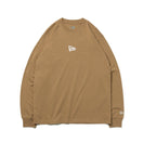 長袖 コットン Tシャツ Flag Logo Mini カーキ レギュラーフィット - 13755426-S | NEW ERA ニューエラ公式オンラインストア