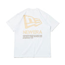 半袖 パフォーマンス Tシャツ Flag & Text ホワイト/ベージュ レギュラーフィット - 13516703-S | NEW ERA ニューエラ公式オンラインストア