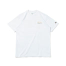 半袖 パフォーマンス Tシャツ Flag & Text ホワイト/ベージュ レギュラーフィット - 13516703-S | NEW ERA ニューエラ公式オンラインストア