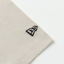 半袖 オーバーサイズド コットン Tシャツ Handwritten Logo ストーン - 14121859-S | NEW ERA ニューエラ公式オンラインストア
