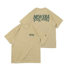 半袖 ヘビーウェイト コットン Tシャツ Mirror Logo ベージュ × ダークグリーン - 13516814-S | NEW ERA ニューエラ公式オンラインストア