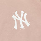 半袖 コットン Tシャツ MLB Apparel ニューヨーク・ヤンキース ラスティーピンク レギュラーフィット - 13516768-S | NEW ERA ニューエラ公式オンラインストア