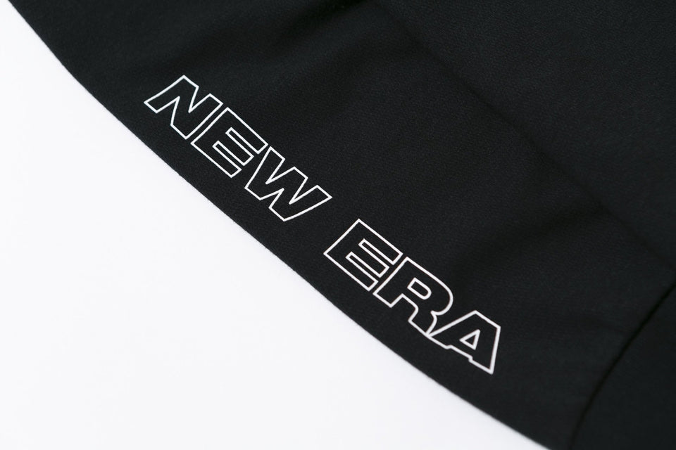 長袖 パフォーマンス Tシャツ アウトラインフラッグ & ワードマークスリーブ ブラック 【NEW ERA WORKOUT】 - 12375730-XS | NEW ERA ニューエラ公式オンラインストア