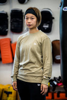 長袖 パフォーマンス Tシャツ リア ニューエラワードマーク カーキ 【NEW ERA WORKOUT】 - 12579428-XS | NEW ERA ニューエラ公式オンラインストア