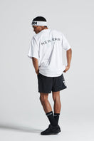 半袖 オーバーサイズド パフォーマンス Tシャツ Overlap Logo ホワイト【Performance Apparel】 - 13516843-S | NEW ERA ニューエラ公式オンラインストア