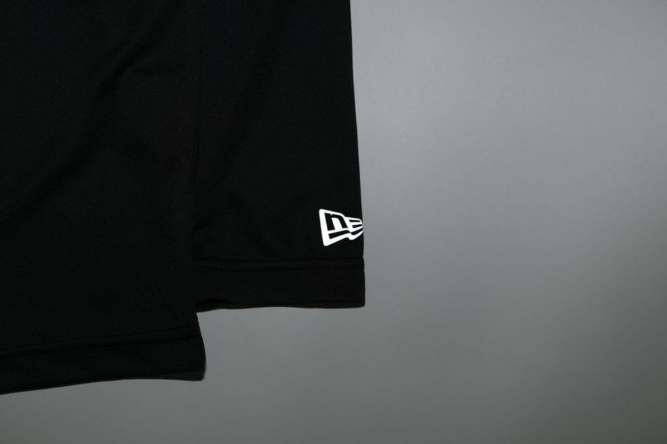 長袖 テックTシャツ ドットフラッグ ショルダー ブラック × ホワイト 【 Performance Apparel 】 - 12375728-XS | NEW ERA ニューエラ公式オンラインストア
