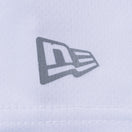 長袖 テックTシャツ オールドロゴ アーカイブ ホワイト × ブラック 【 Performance Apparel 】 - 12579424-S | NEW ERA ニューエラ公式オンラインストア