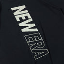 半袖 テック Tシャツ Rear Vertical Logo ブラック【 Performance Apparel 】 - 13755356-S | NEW ERA ニューエラ公式オンラインストア