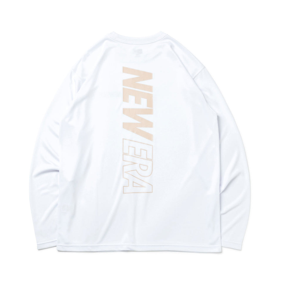 長袖 テック Tシャツ Rear Vertical Logo ホワイト × ベージュ【 Performance Apparel 】 - 13755365-S | NEW ERA ニューエラ公式オンラインストア