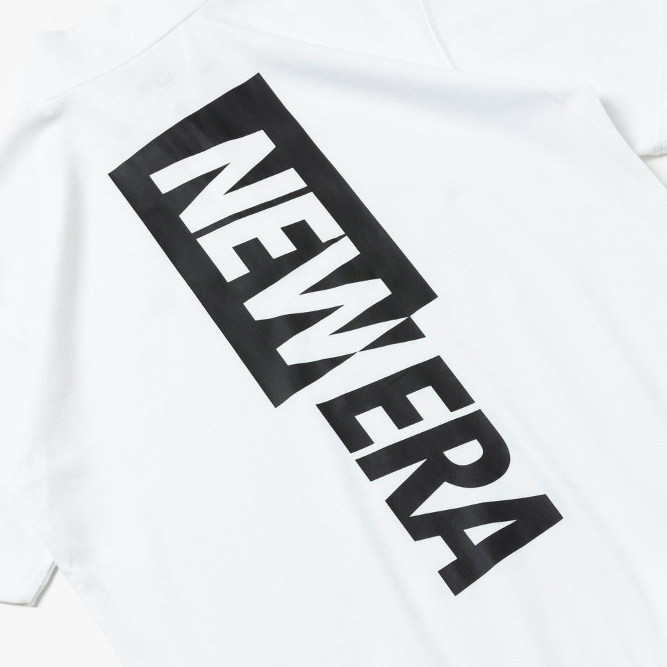 半袖 ハーフジップ パフォーマンス ミッドネック Tシャツ Rear Vertical Logo ホワイト【 Performance Apparel 】 - 14121969-S | NEW ERA ニューエラ公式オンラインストア