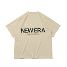 半袖 オーバーサイズド コットン Tシャツ The Origin グレージュ - 13516720-S | NEW ERA ニューエラ公式オンラインストア