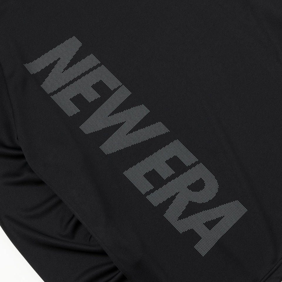 長袖 テック Tシャツ Vertical Dot Logo ブラック 【 Performance Apparel 】 - 14121994-S | NEW ERA ニューエラ公式オンラインストア