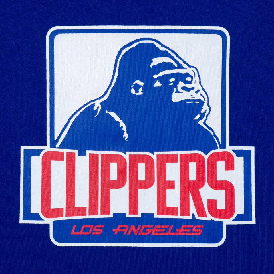 長袖 コットン Tシャツ XLARGE x NBA ロサンゼルス・クリッパーズ ブルー レギュラーフィット - 13113530-S | NEW ERA ニューエラ公式オンラインストア