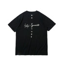 半袖 コットン Tシャツ Yohji Yamamoto SS21 NO FUTURE シグネチャーロゴ ブラック レギュラーフィット - 12736990-S | NEW ERA ニューエラ公式オンラインストア