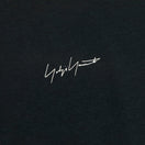 半袖 オーバーサイズド パフォーマンス Tシャツ Yohji Yamamoto SS22 CROW - 13056263-S | NEW ERA ニューエラ公式オンラインストア