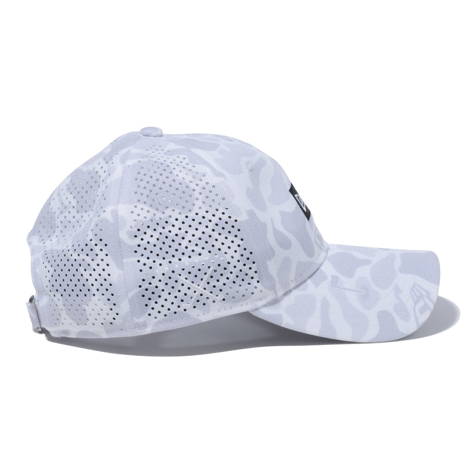 【ゴルフ】 Women's 9TWENTY ロングバイザー Duck Hunter Camo with Golf Ground Box Logo ボックスロゴ ホワイト - 14109136-OSFM | NEW ERA ニューエラ公式オンラインストア