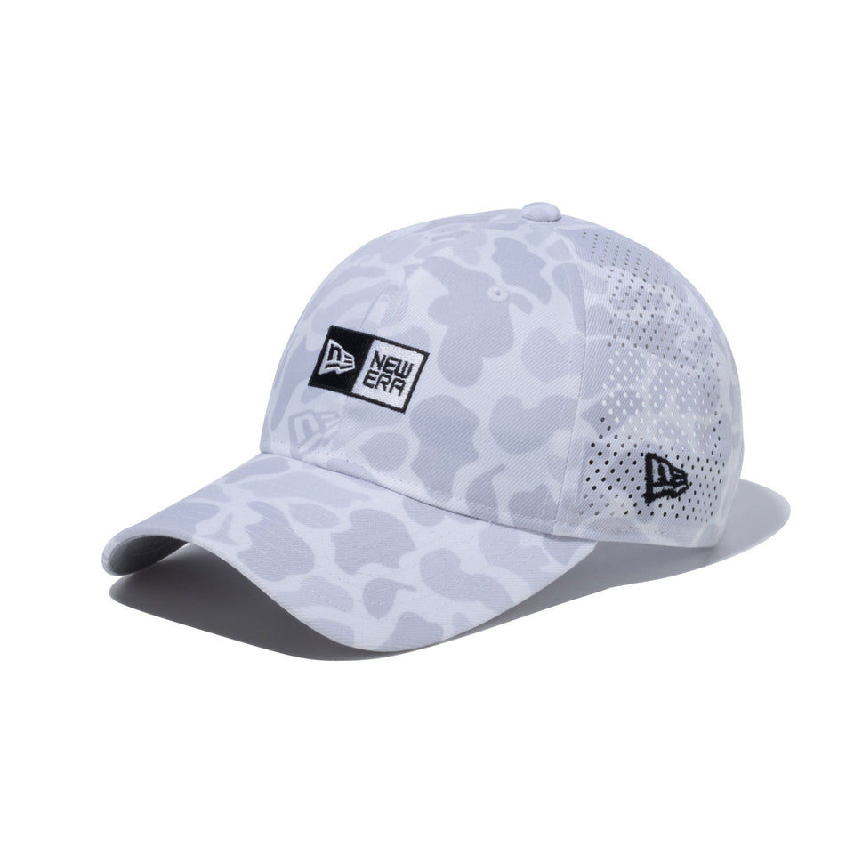 【ゴルフ】 Women's 9TWENTY ロングバイザー Duck Hunter Camo with Golf Ground Box Logo ボックスロゴ ホワイト - 14109136-OSFM | NEW ERA ニューエラ公式オンラインストア