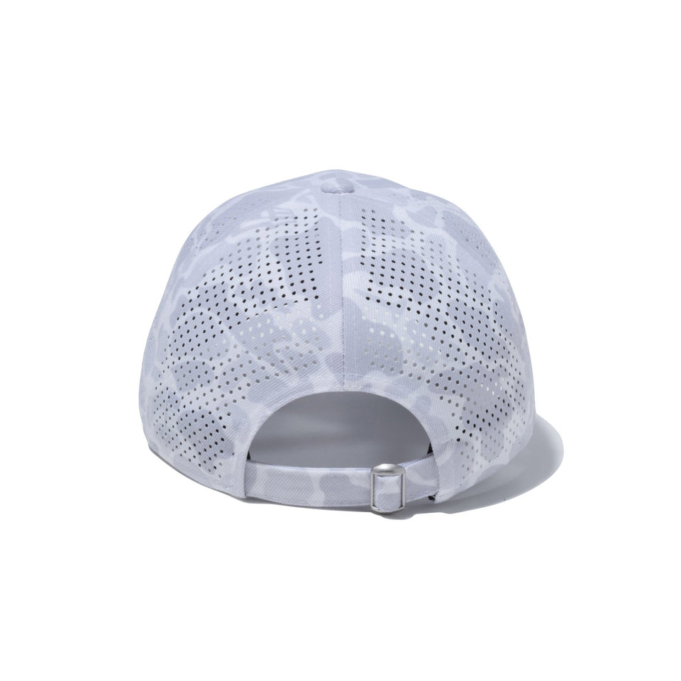 【ゴルフ】 Women's 9TWENTY ロングバイザー Duck Hunter Camo with Golf Ground Box Logo ボックスロゴ ホワイト - 14109136-OSFM | NEW ERA ニューエラ公式オンラインストア
