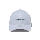 【ゴルフ】WOMEN'S 9TWENTY ロングバイザー Ribbon リボン スクリプトロゴ ホワイト - 13517818-OSFM | NEW ERA ニューエラ公式オンラインストア