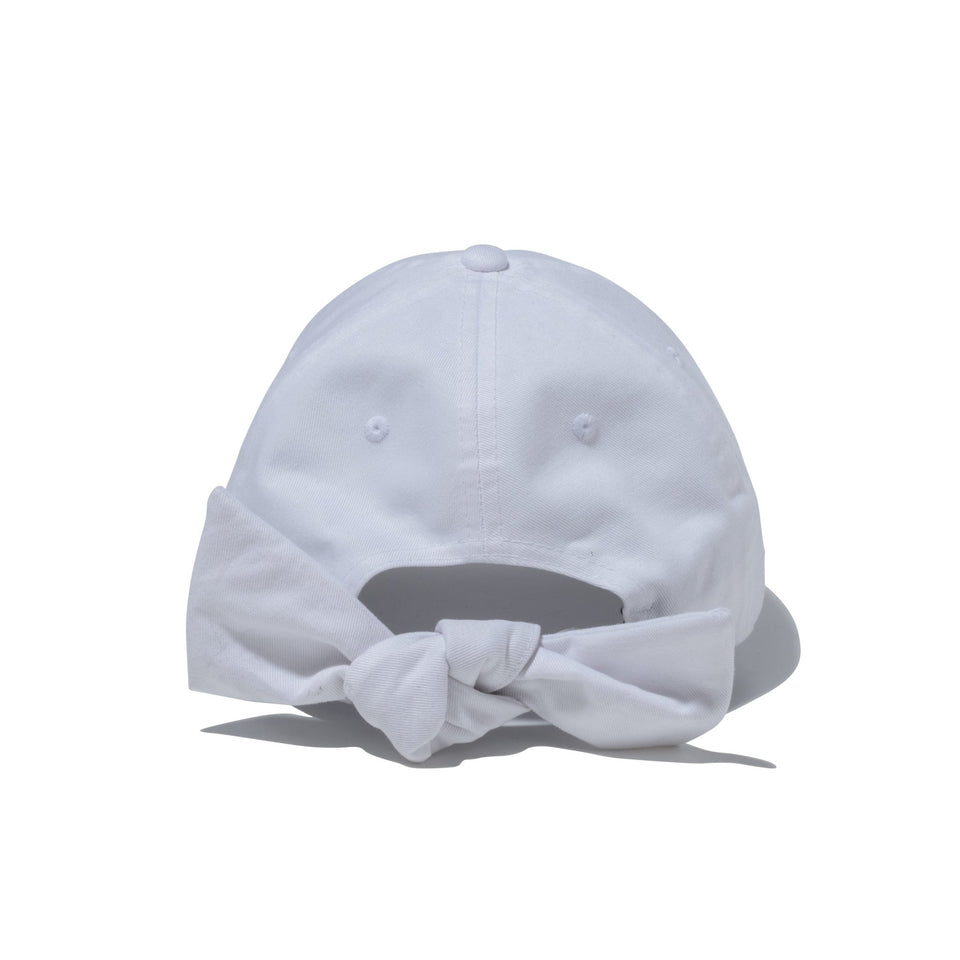 【ゴルフ】WOMEN'S 9TWENTY ロングバイザー Ribbon リボン スクリプトロゴ ホワイト - 13517818-OSFM | NEW ERA ニューエラ公式オンラインストア
