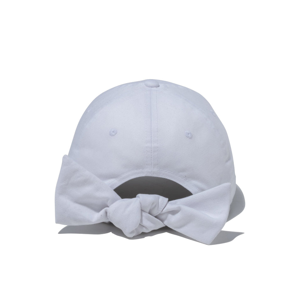【ゴルフ】WOMEN'S 9TWENTY ロングバイザー Ribbon リボン スクリプトロゴ ホワイト - 13517818-OSFM | NEW ERA ニューエラ公式オンラインストア