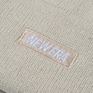 ベーシック カフニット ショート Word Mark ストーン - 13751321-OSFM | NEW ERA ニューエラ公式オンラインストア