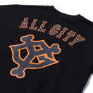 裏毛 スウェット クルーネック 読売ジャイアンツ x BlackEyePatch x NEW ERA レギュラーフィット - 13276209-S | NEW ERA ニューエラ公式オンラインストア