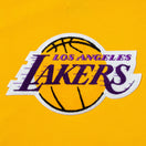 裏毛 スウェット プルオーバーフーディー XLARGE x NBA ロサンゼルス・レイカーズ イエロー - 13113329-S | NEW ERA ニューエラ公式オンラインストア